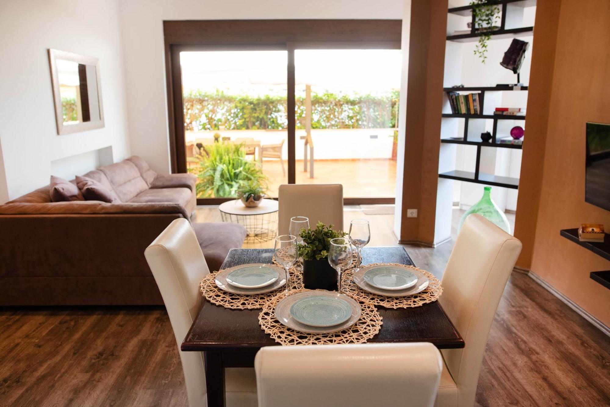 Apartment Deak